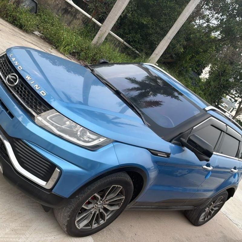 SUV LAND WIND