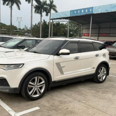 SUV T700