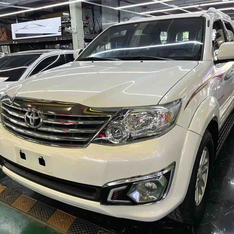 TOYOTA FORTUNER 2011
